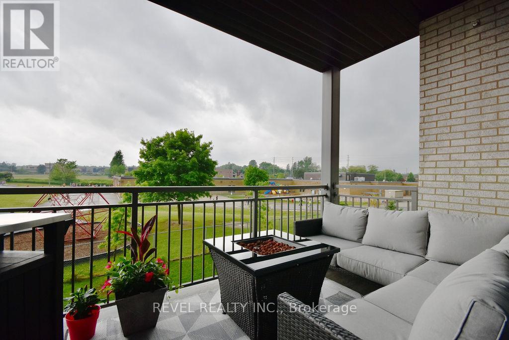 Photo 6 of 208 299 Cundles Road E, Barrie ON