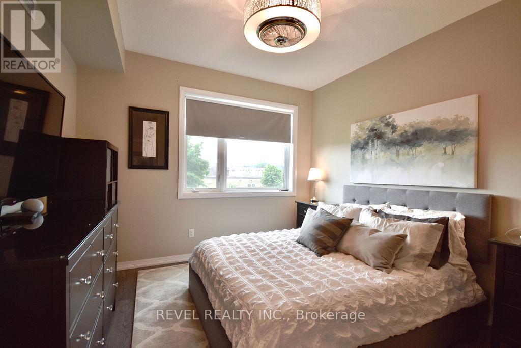 Photo 13 of 208 299 Cundles Road E, Barrie ON