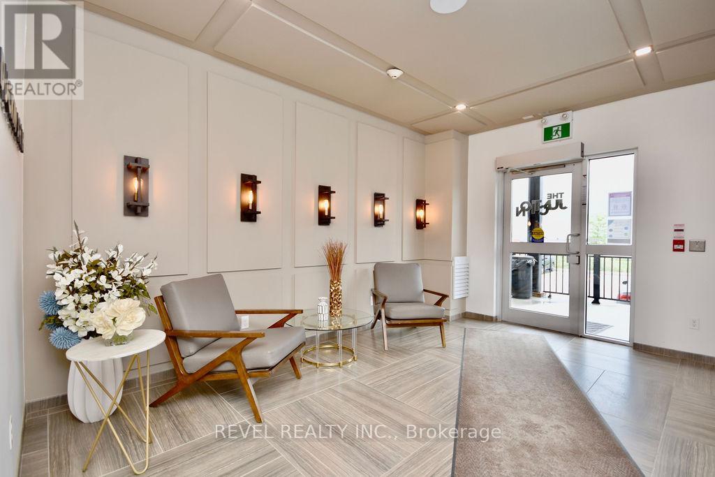 Photo 23 of 208 299 Cundles Road E, Barrie ON