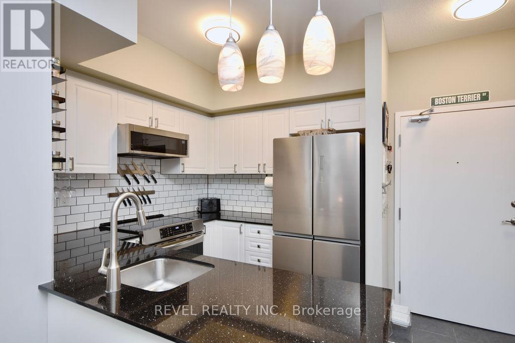 Photo 24 of 208 299 Cundles Road E, Barrie ON