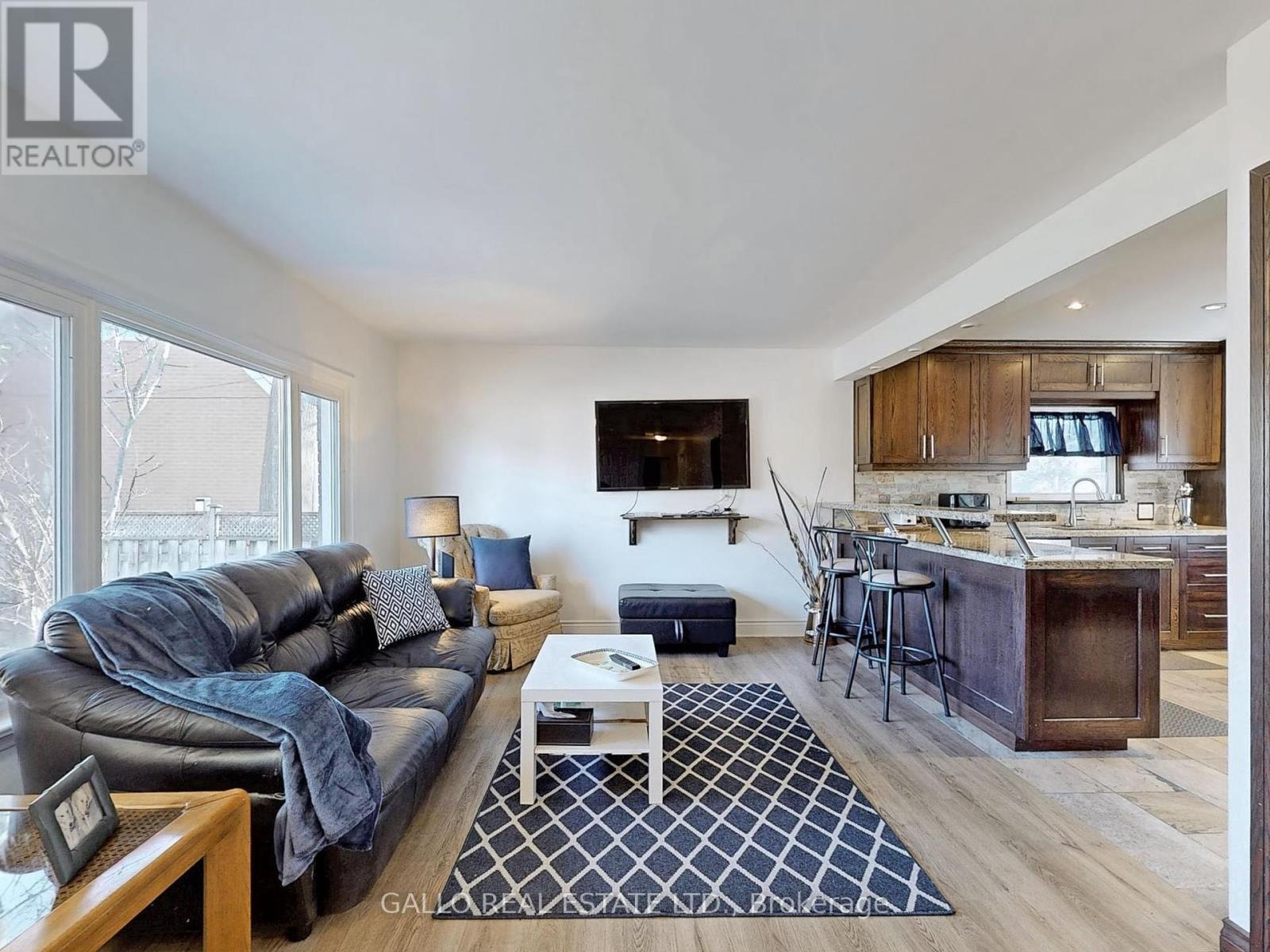 Photo 4 of 170 East Street E, Uxbridge ON