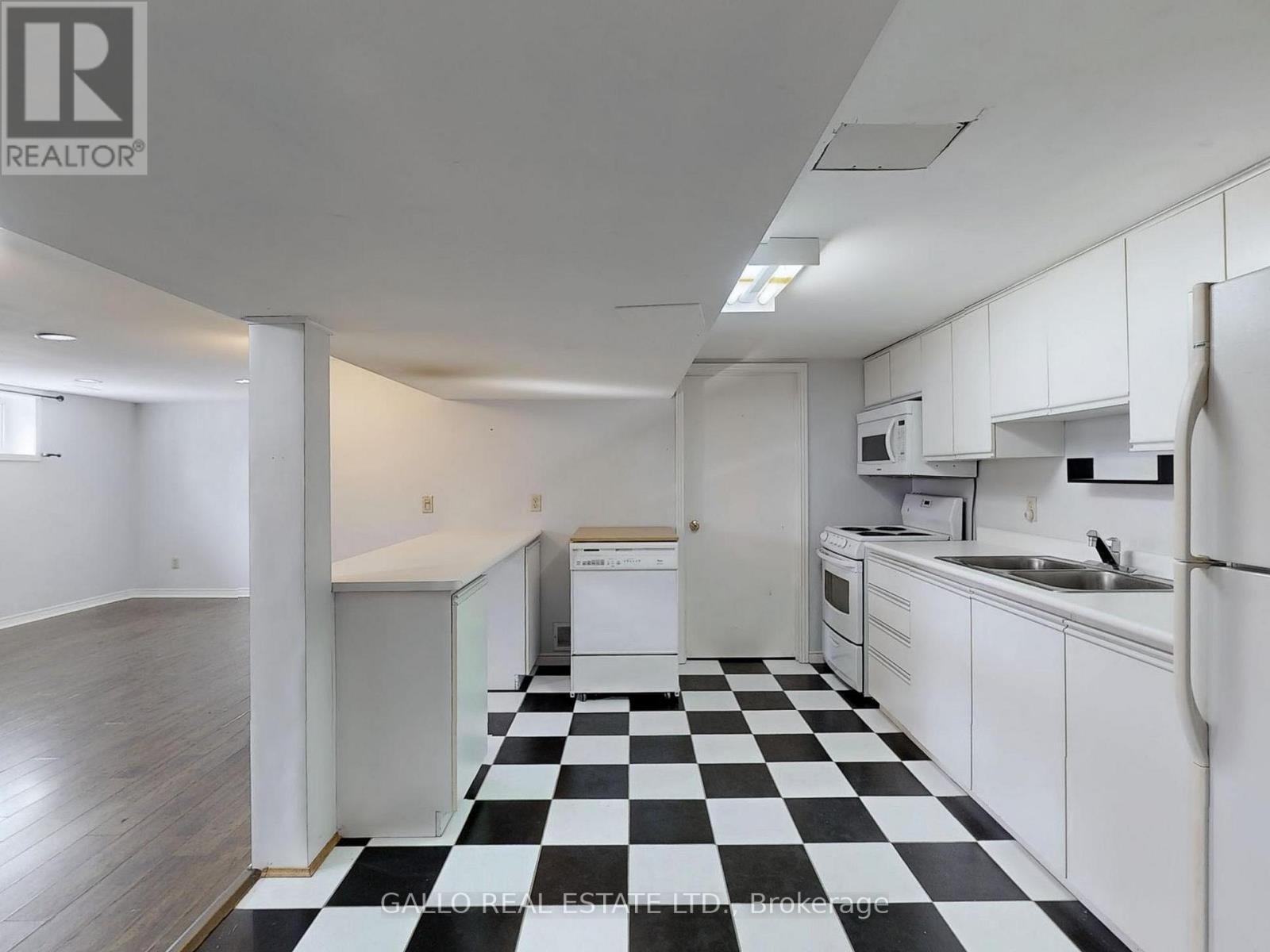 Photo 15 of 170 East Street E, Uxbridge ON