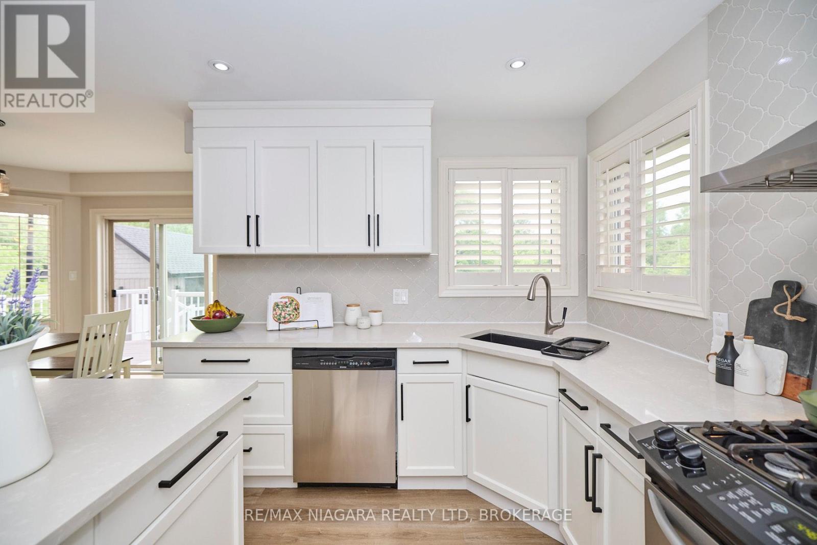 Photo 12 of 507 Carrie Avenue, Fort Erie ON