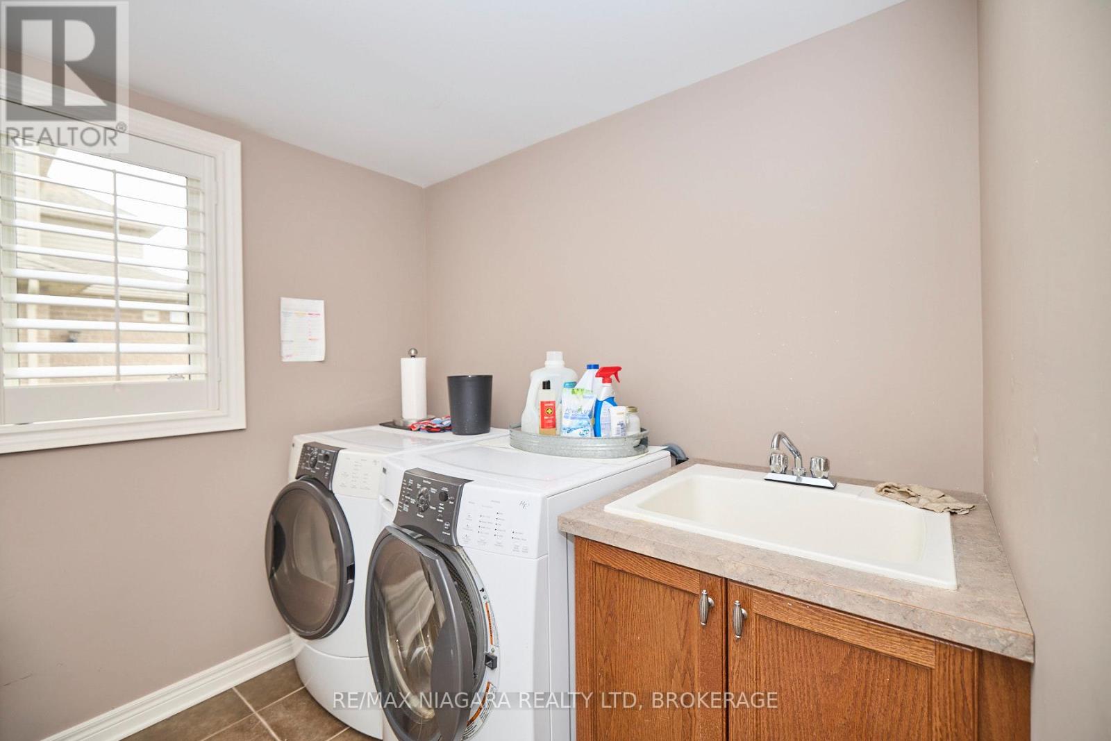 Photo 16 of 507 Carrie Avenue, Fort Erie ON