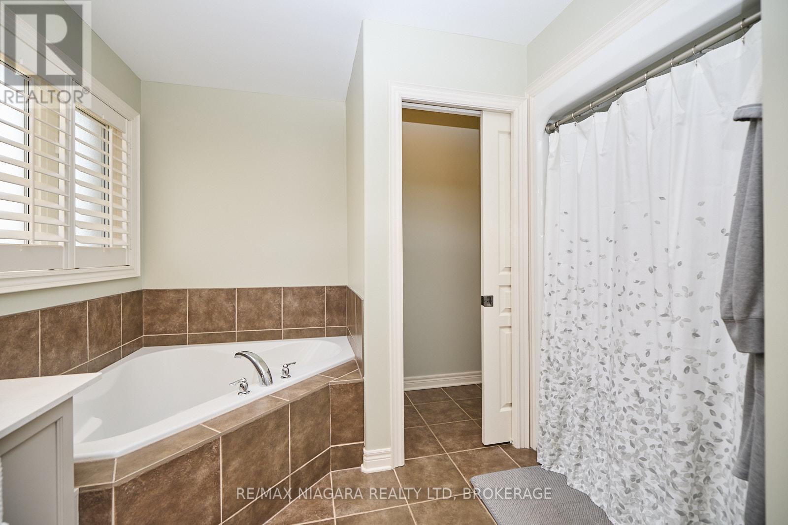Photo 24 of 507 Carrie Avenue, Fort Erie ON