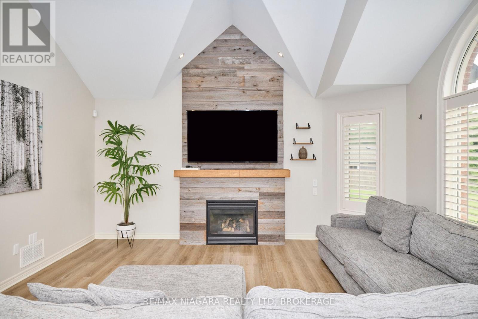 Photo 7 of 507 Carrie Avenue, Fort Erie ON