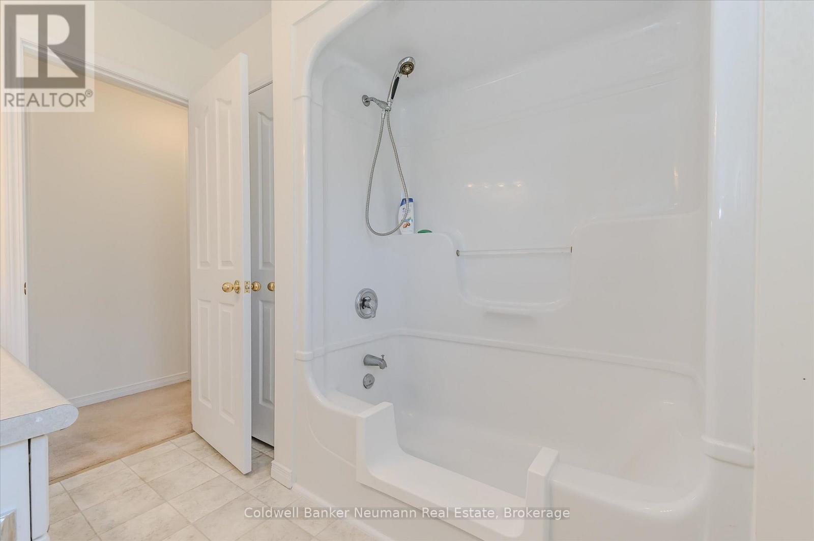Photo 4 of 2540 Hespeler Road, Cambridge ON