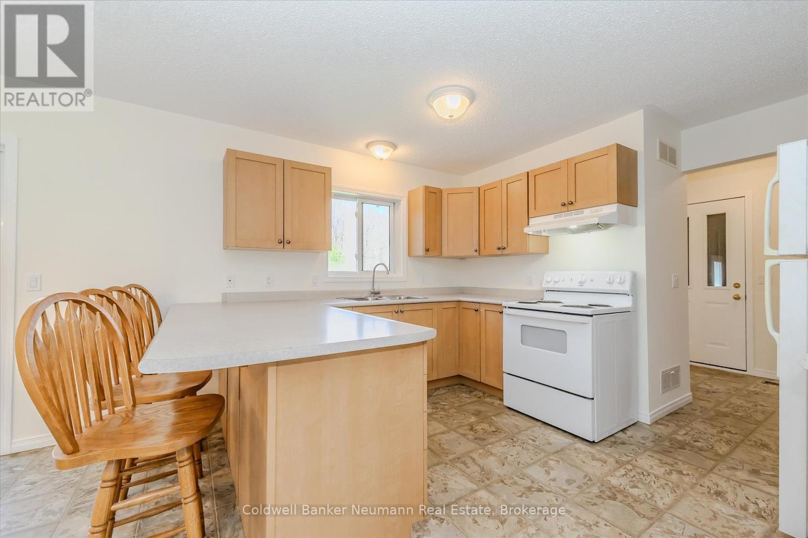 Photo 18 of 2540 Hespeler Road, Cambridge ON