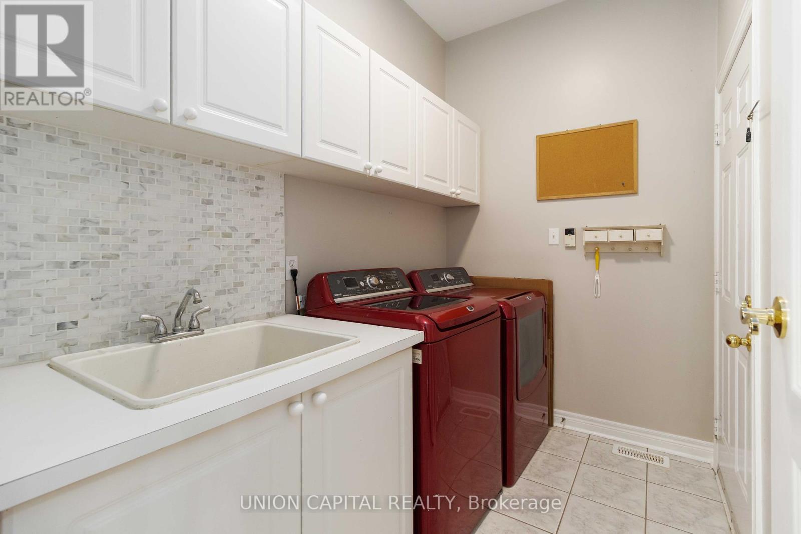 Photo 23 of 2805 Bushland Crescent, Mississauga ON