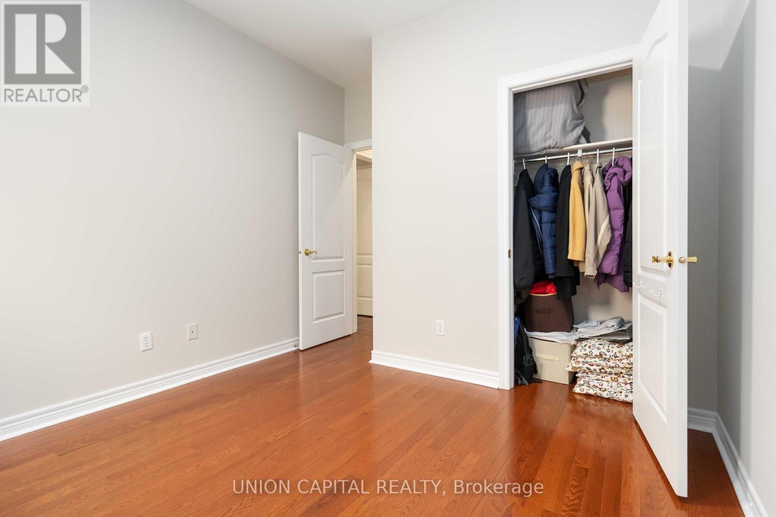 Photo 24 of 2805 Bushland Crescent, Mississauga ON