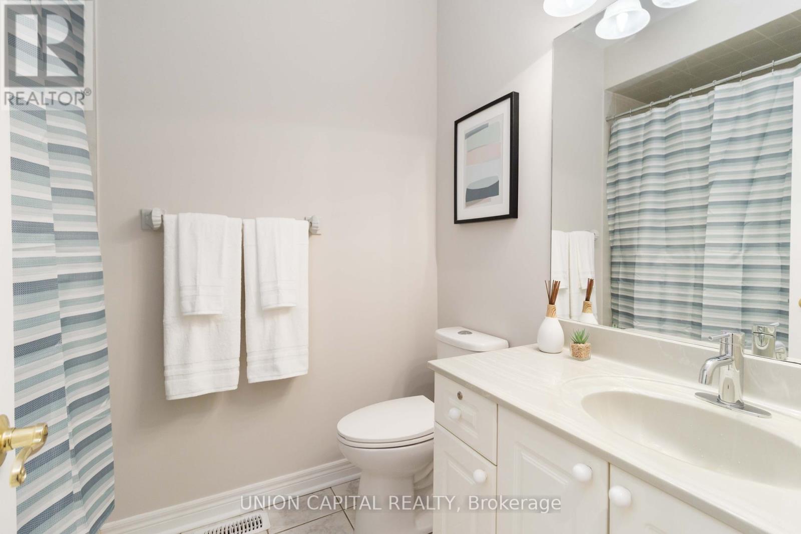 Photo 4 of 2805 Bushland Crescent, Mississauga ON