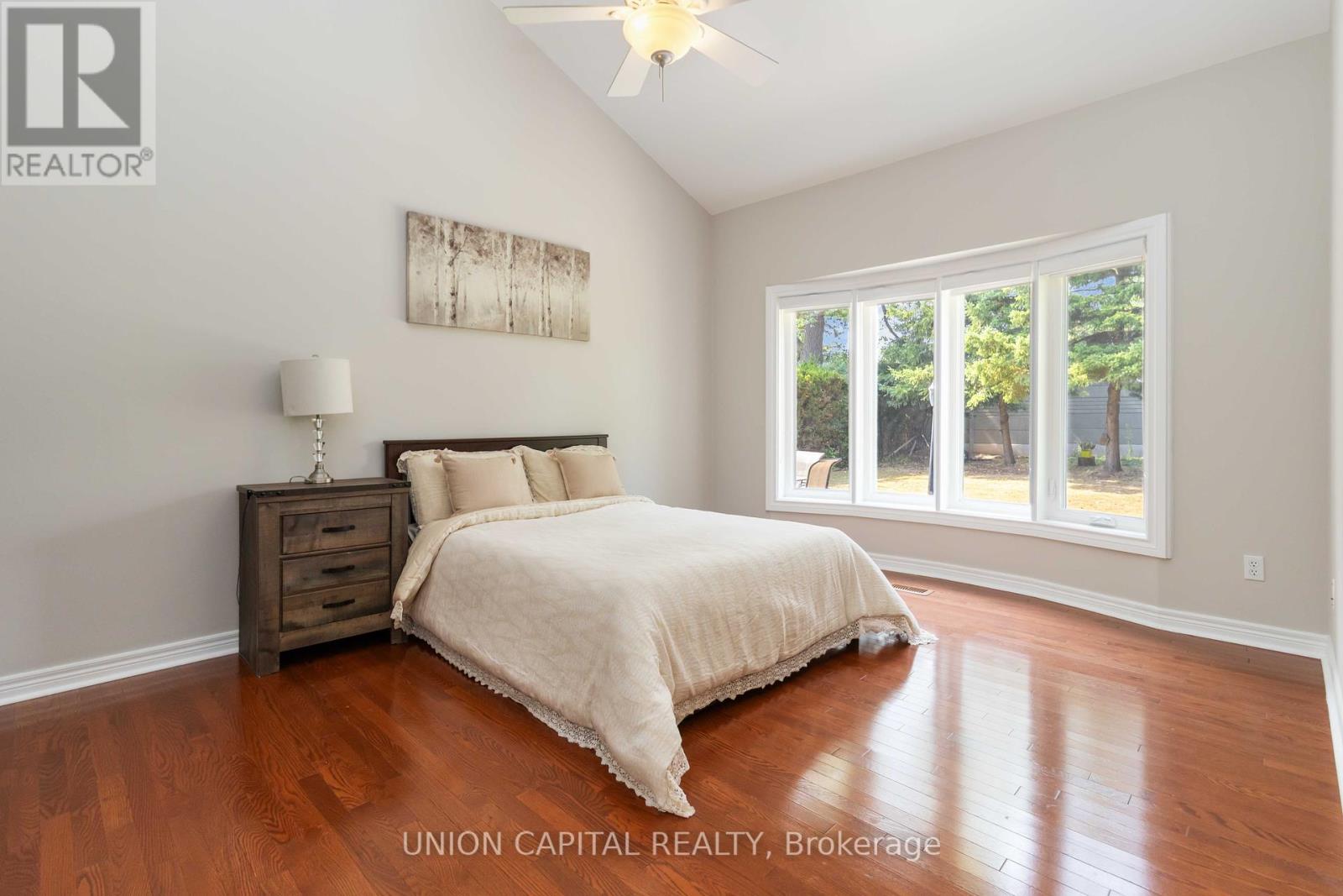 Photo 11 of 2805 Bushland Crescent, Mississauga ON