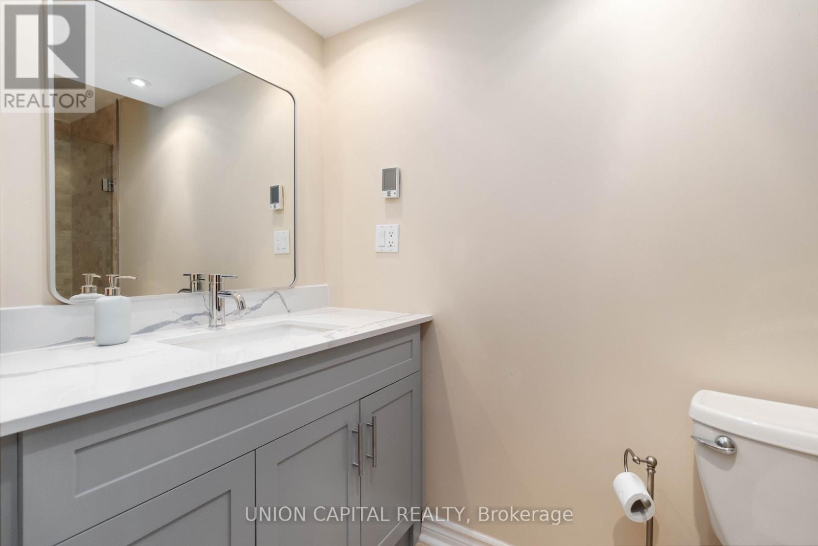 Photo 16 of 2805 Bushland Crescent, Mississauga ON