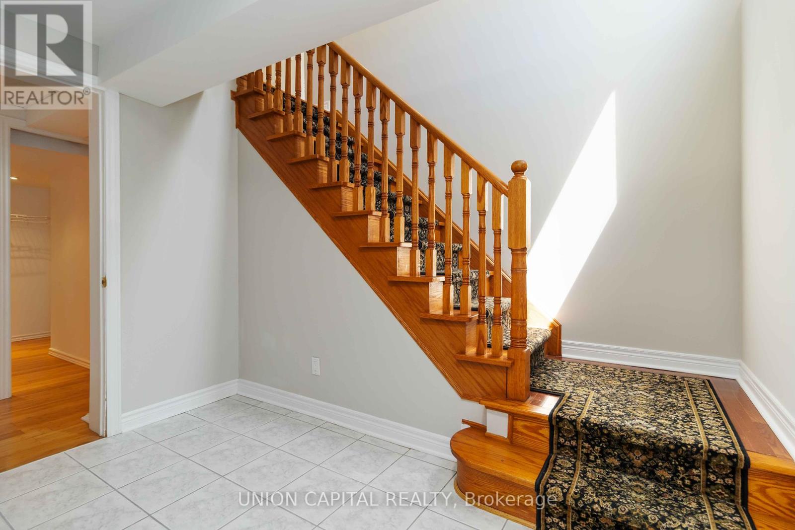Photo 14 of 2805 Bushland Crescent, Mississauga ON