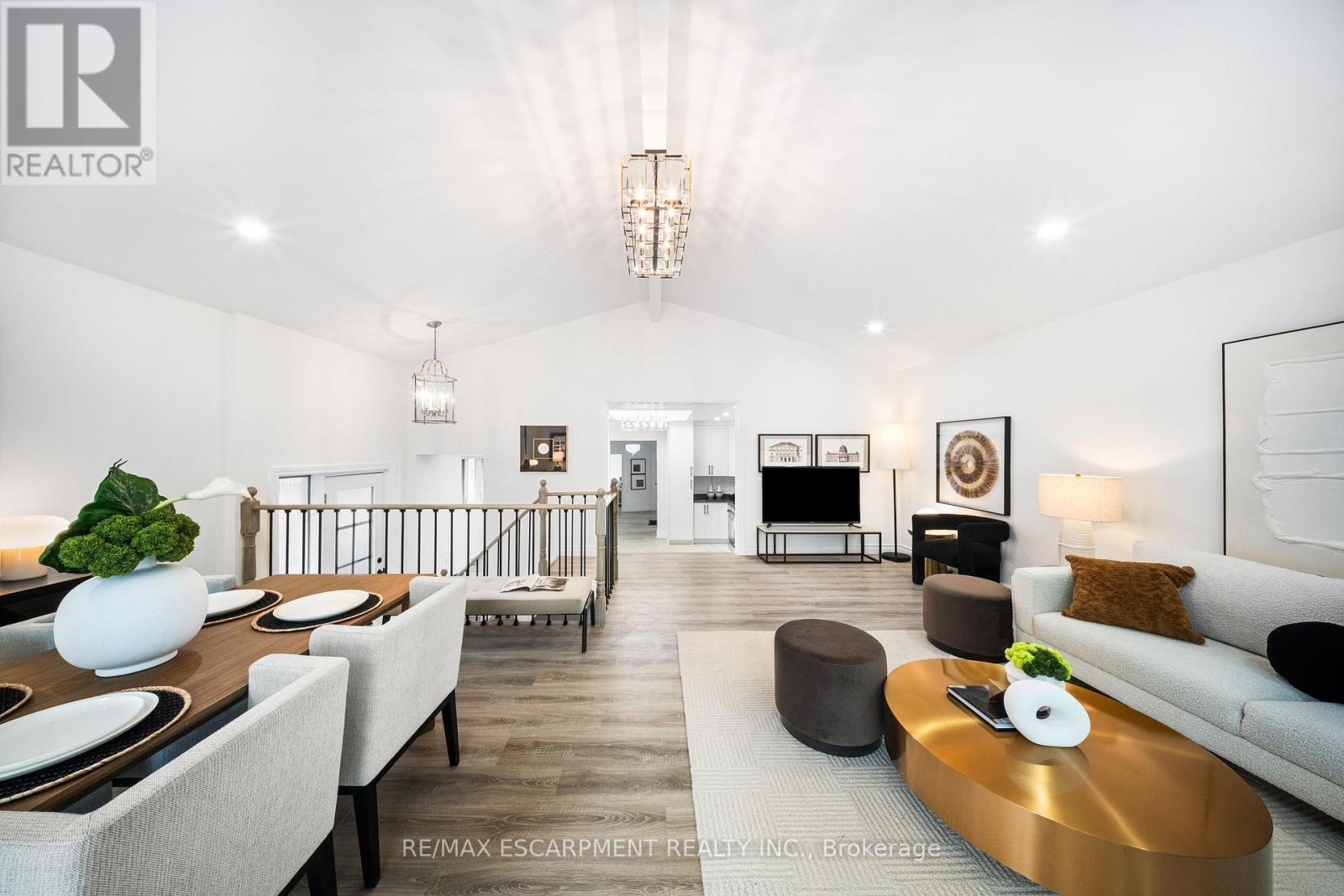 Photo 12 of 665 Kipling Avenue, Toronto ON