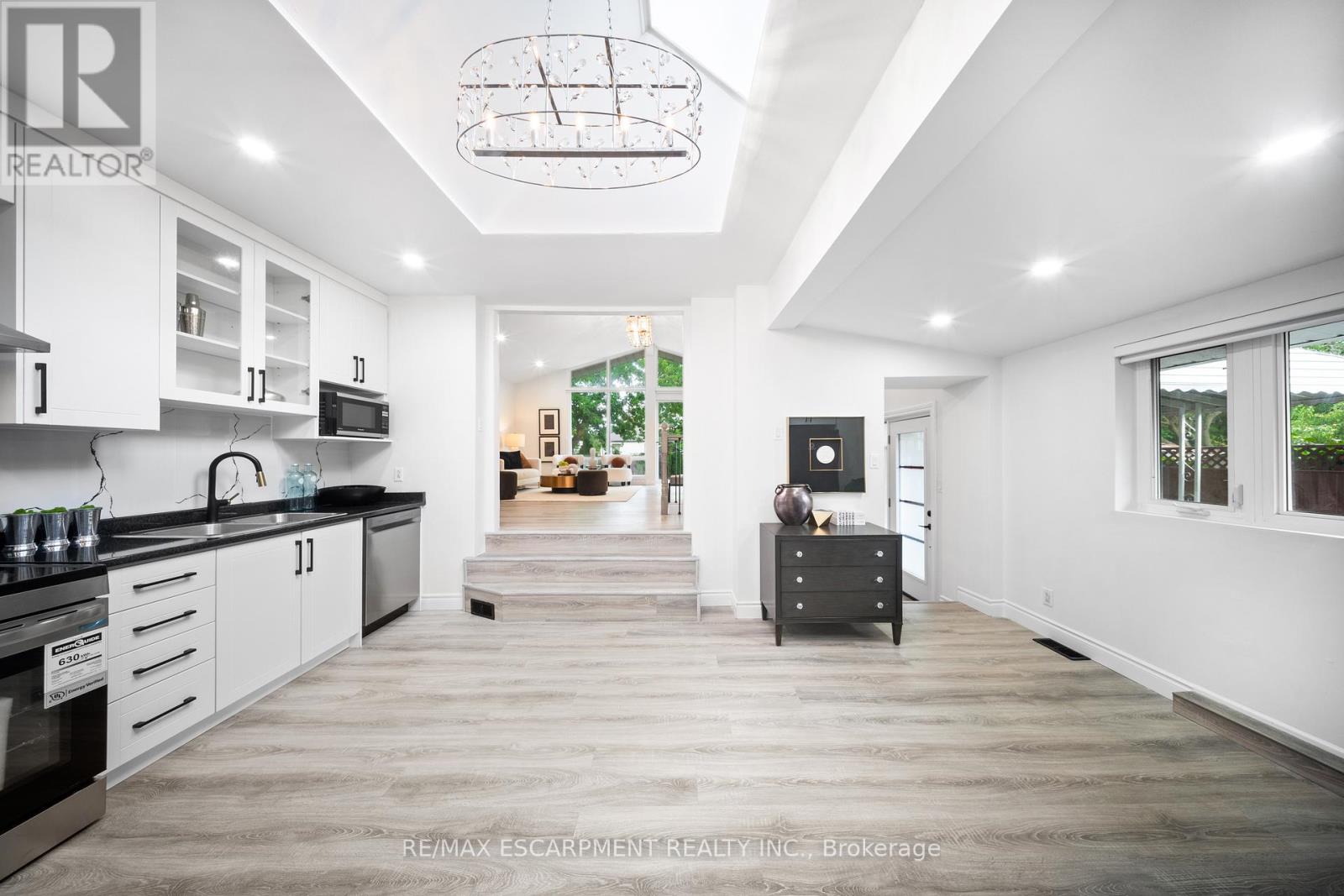 Photo 16 of 665 Kipling Avenue, Toronto ON
