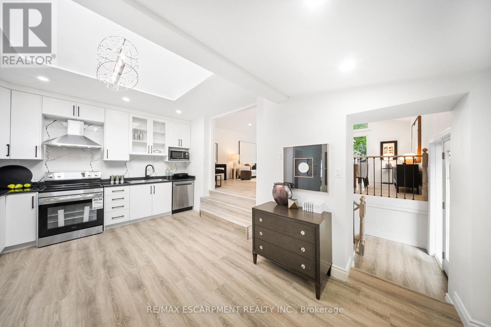 Photo 17 of 665 Kipling Avenue, Toronto ON