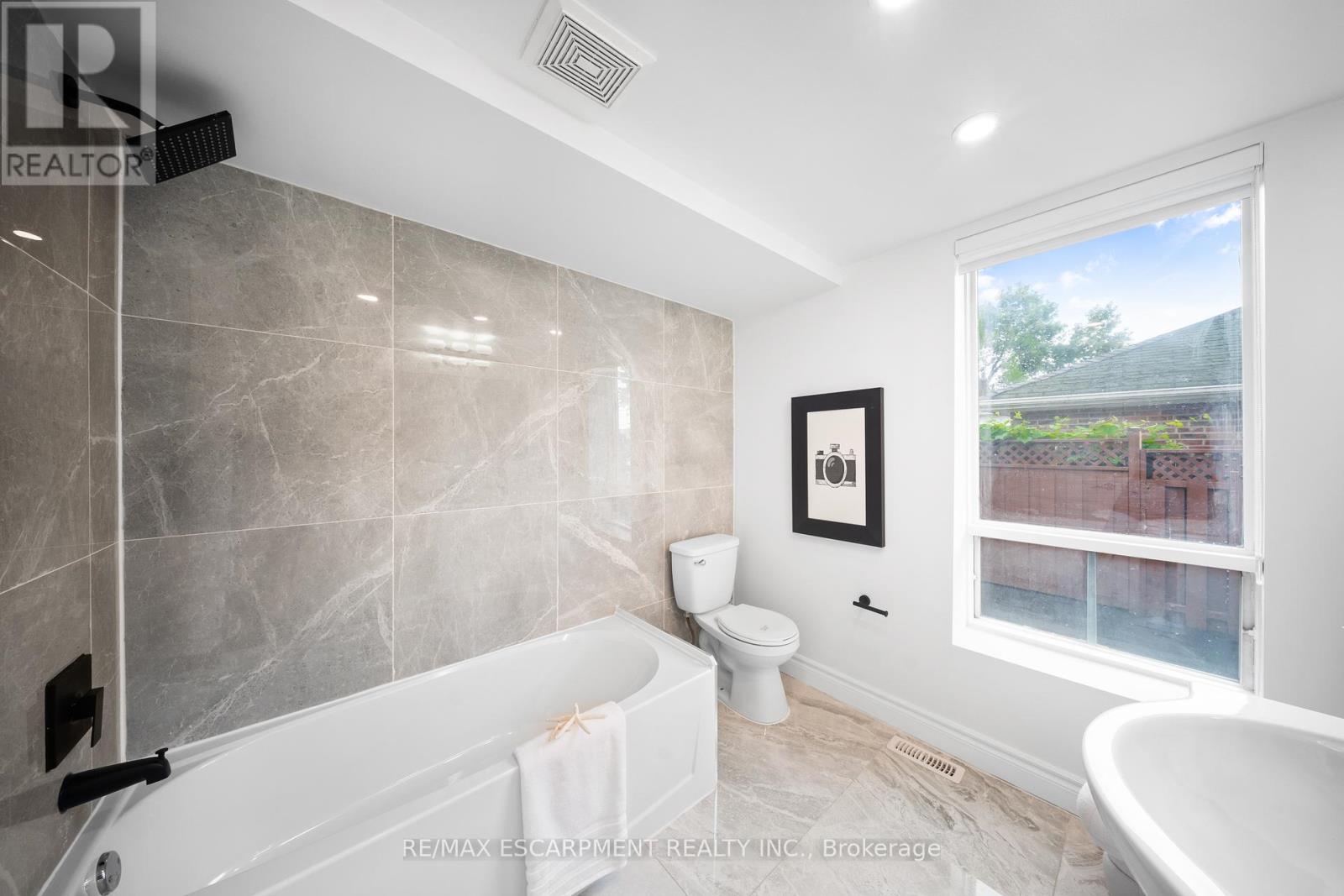 Photo 31 of 665 Kipling Avenue, Toronto ON