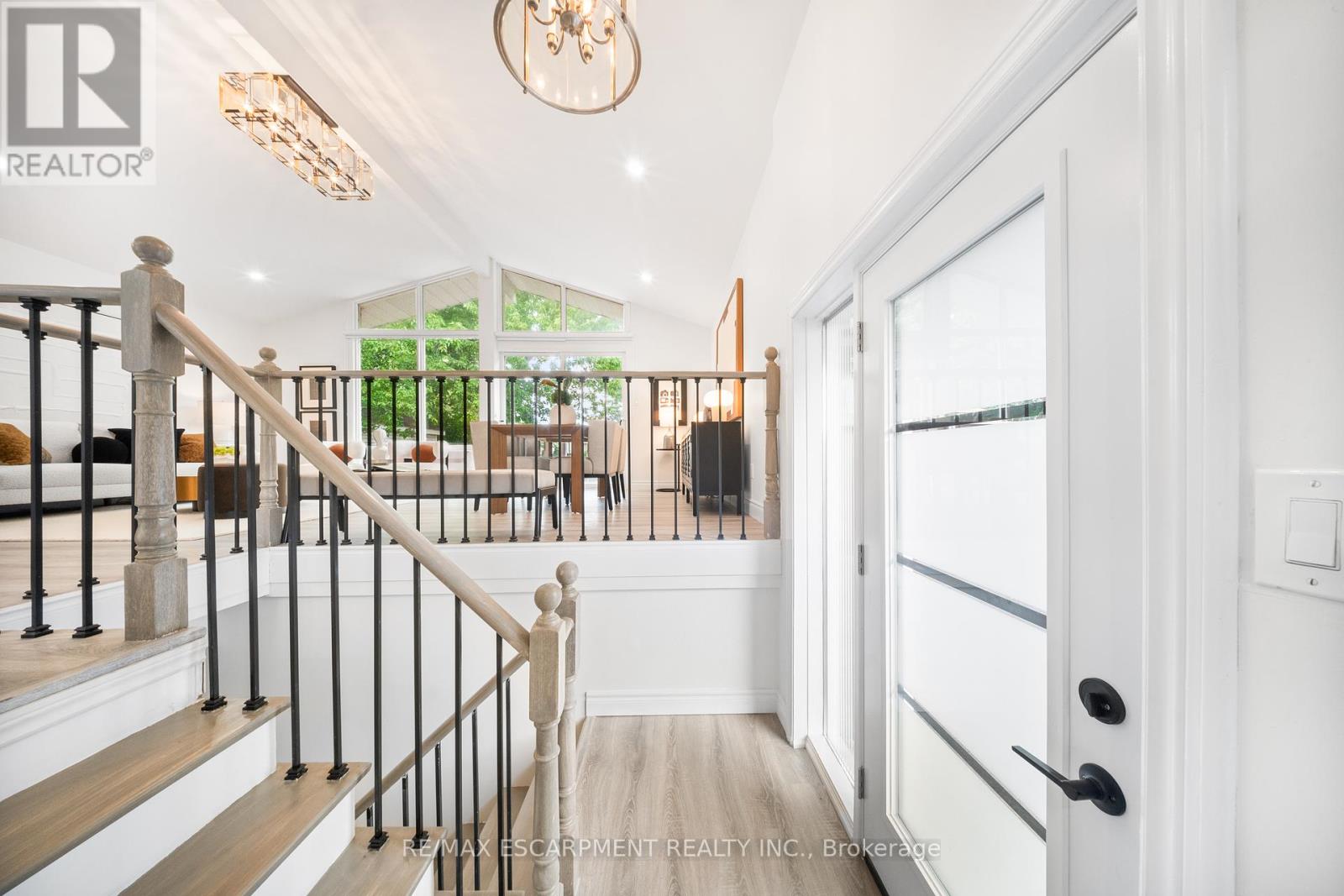 Photo 5 of 665 Kipling Avenue, Toronto ON