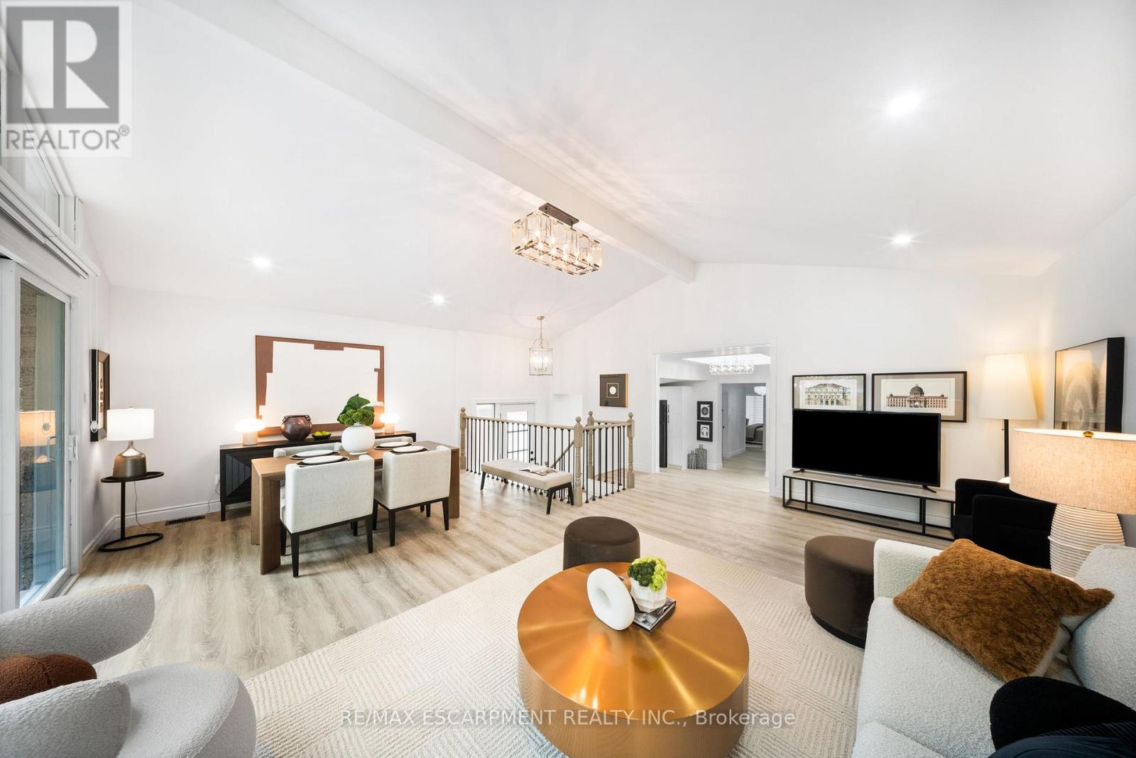 Photo 8 of 665 Kipling Avenue, Toronto ON