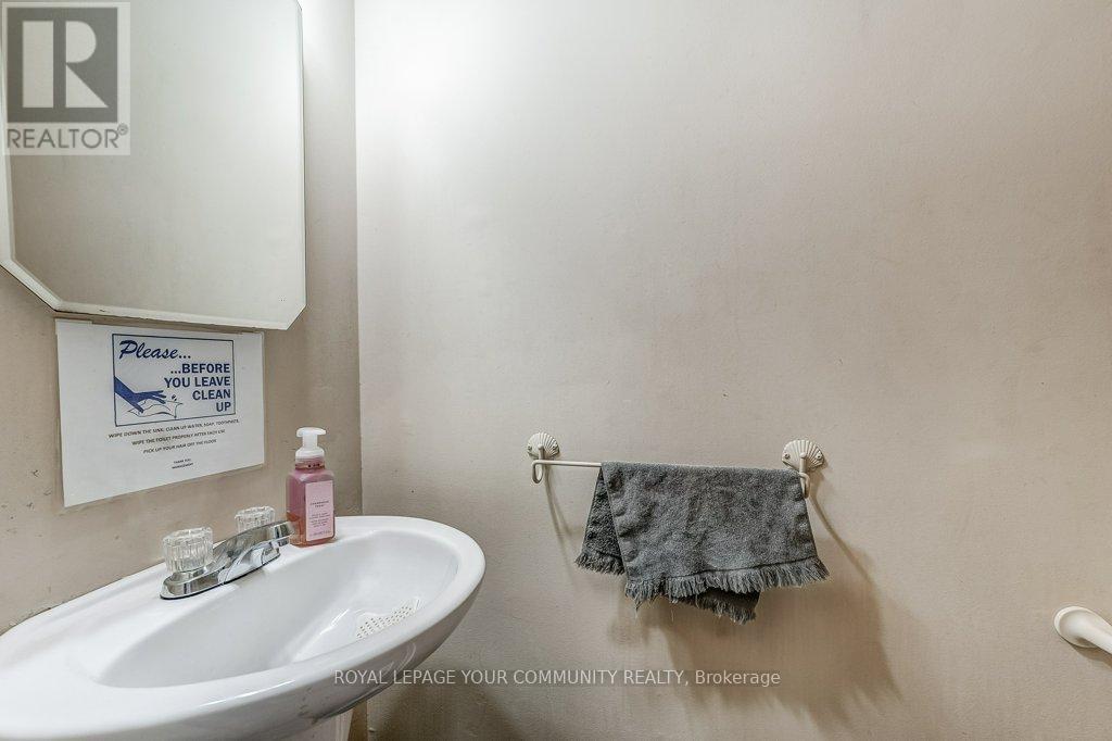 Photo 35 of 2290 Delkus Crescent, Mississauga ON