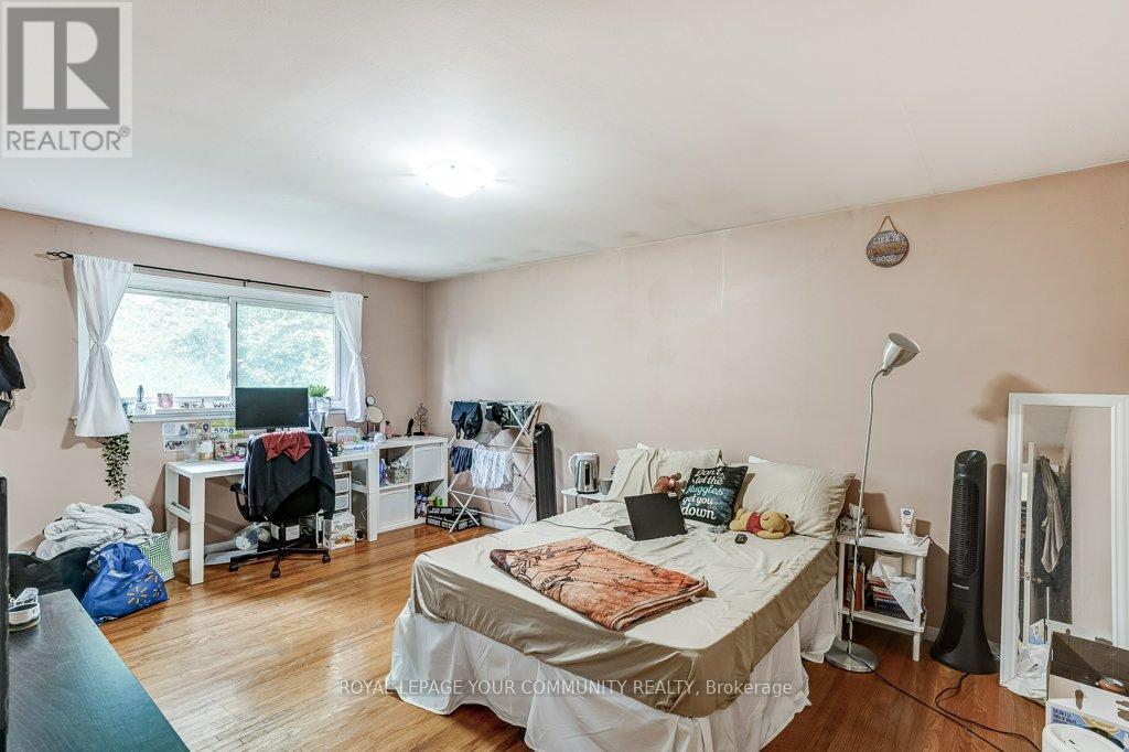 Photo 25 of 2290 Delkus Crescent, Mississauga ON