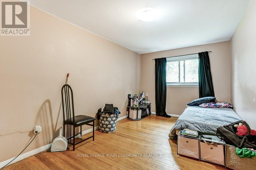 Photo 24 of 2290 Delkus Crescent, Mississauga ON