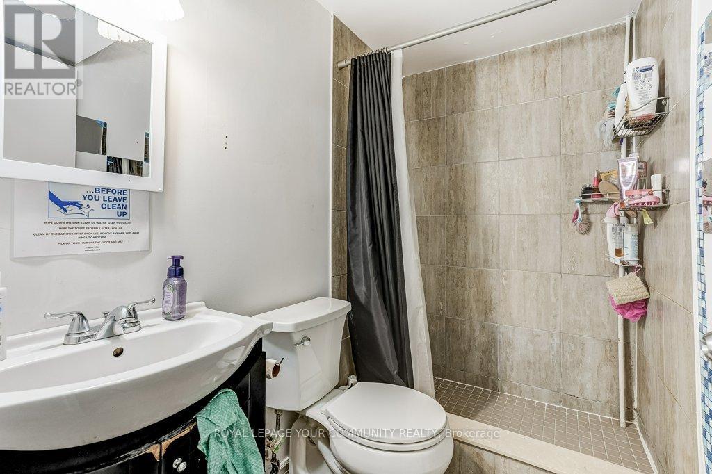 Photo 19 of 2290 Delkus Crescent, Mississauga ON