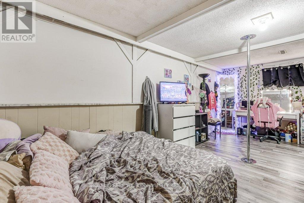 Photo 20 of 2290 Delkus Crescent, Mississauga ON