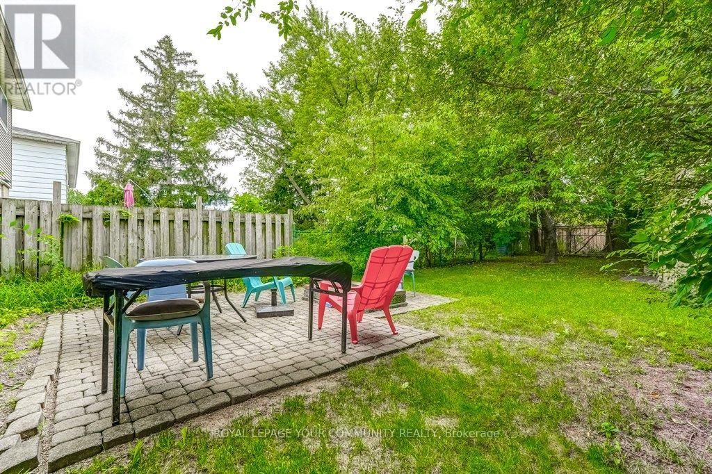 Photo 12 of 2290 Delkus Crescent, Mississauga ON