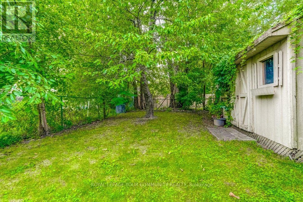 Photo 10 of 2290 Delkus Crescent, Mississauga ON