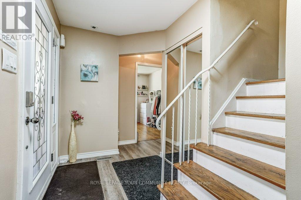 Photo 11 of 2290 Delkus Crescent, Mississauga ON