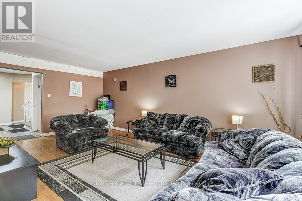 Photo 7 of 2290 Delkus Crescent, Mississauga ON
