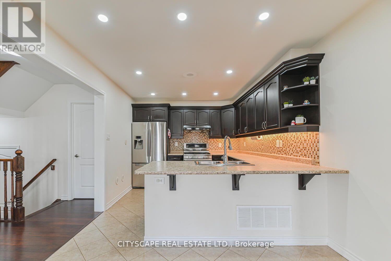 Photo 4 of 553 Pharo Point, Milton ON