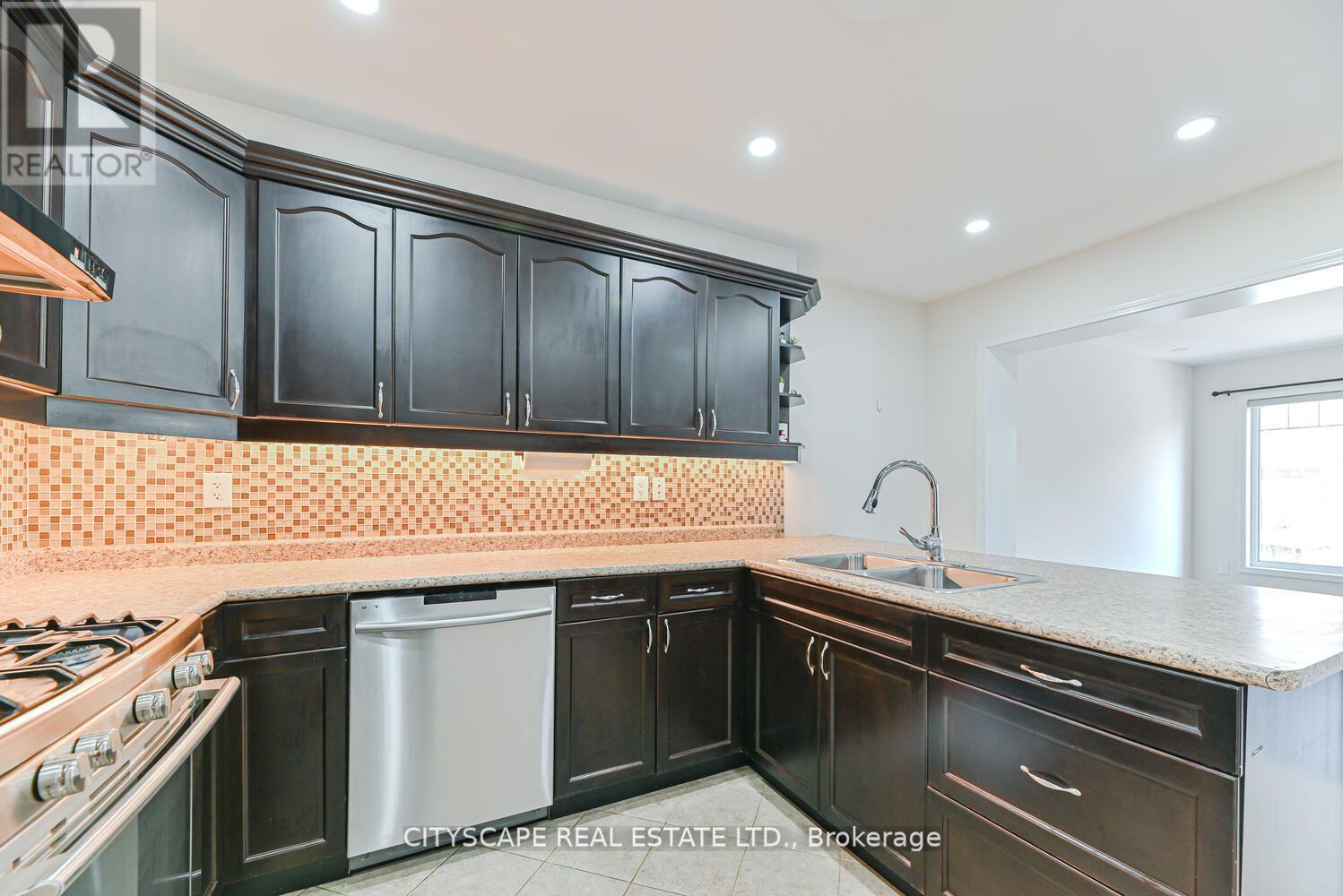 Photo 11 of 553 Pharo Point, Milton ON