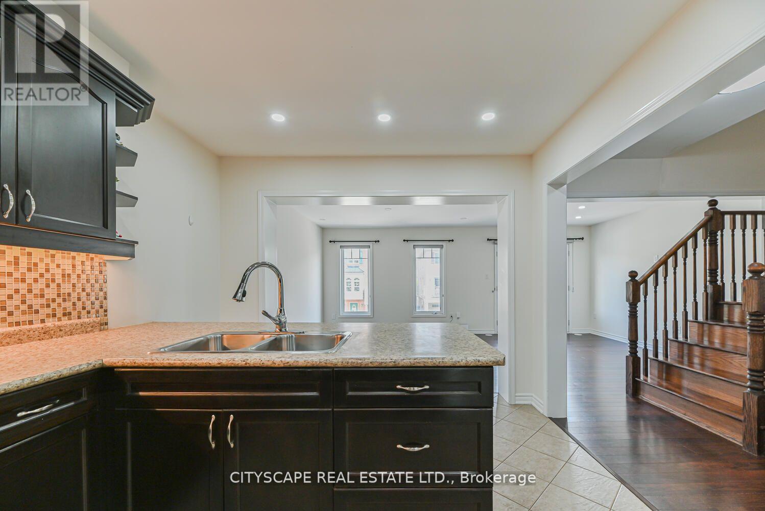 Photo 13 of 553 Pharo Point, Milton ON
