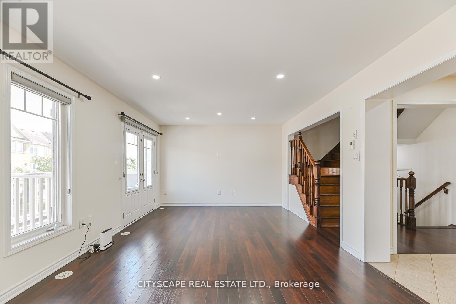 Photo 14 of 553 Pharo Point, Milton ON