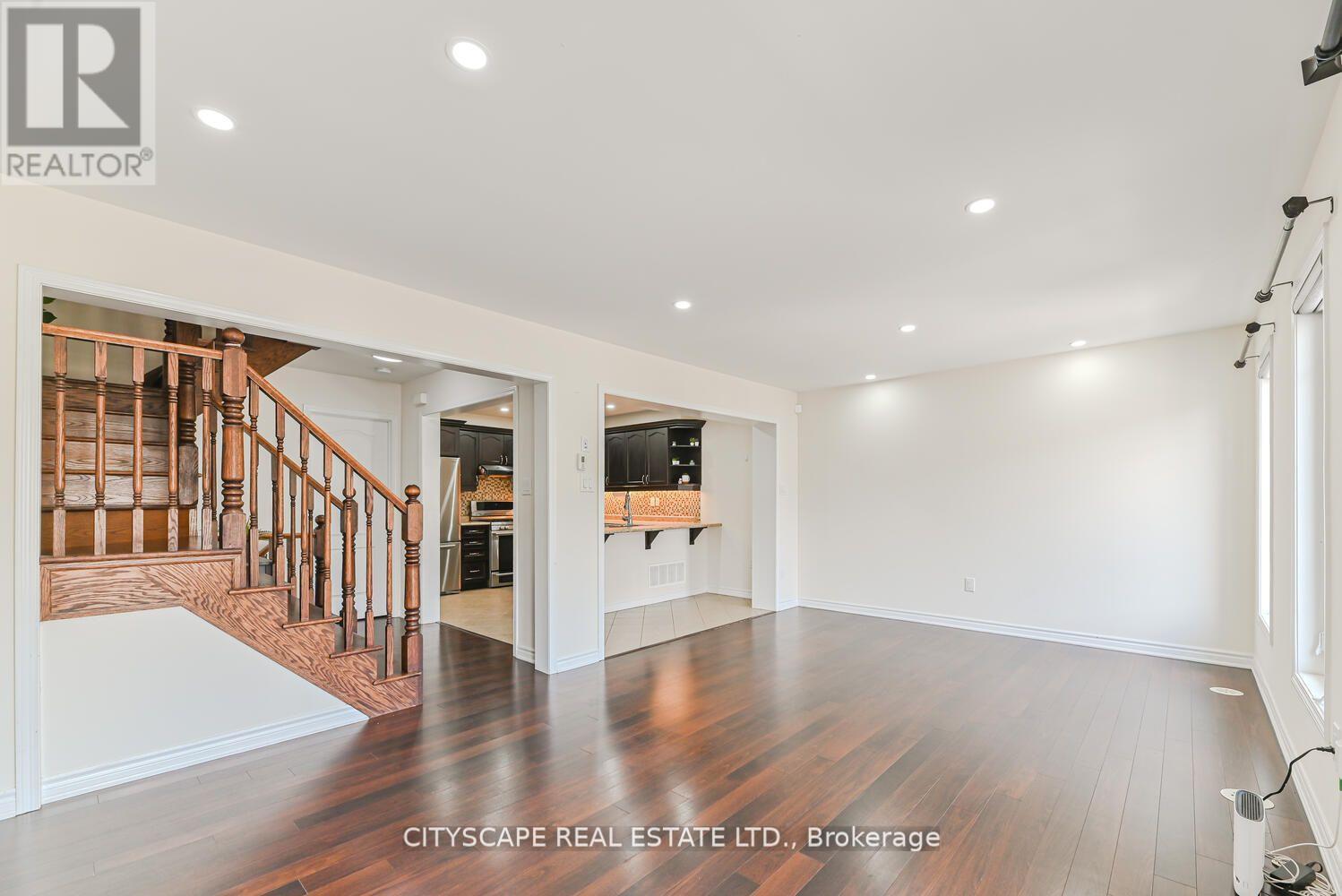 Photo 26 of 553 Pharo Point, Milton ON