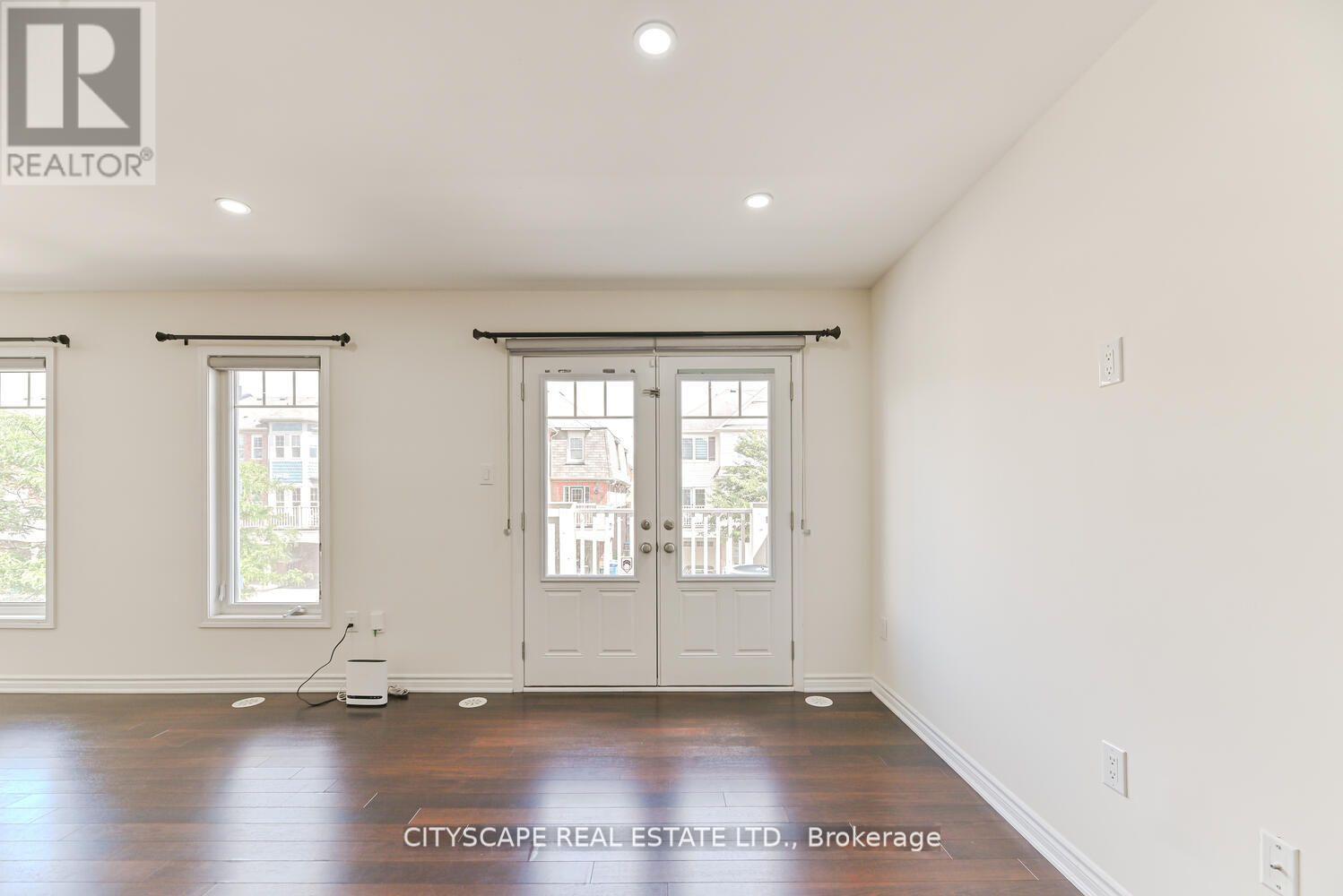Photo 10 of 553 Pharo Point, Milton ON