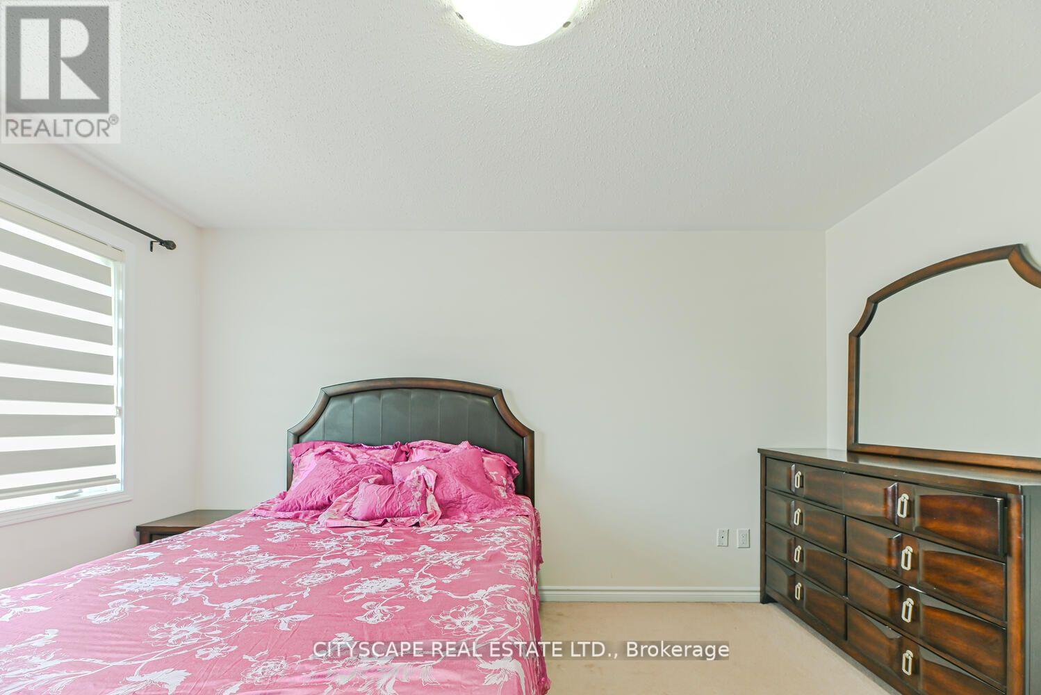 Photo 20 of 553 Pharo Point, Milton ON