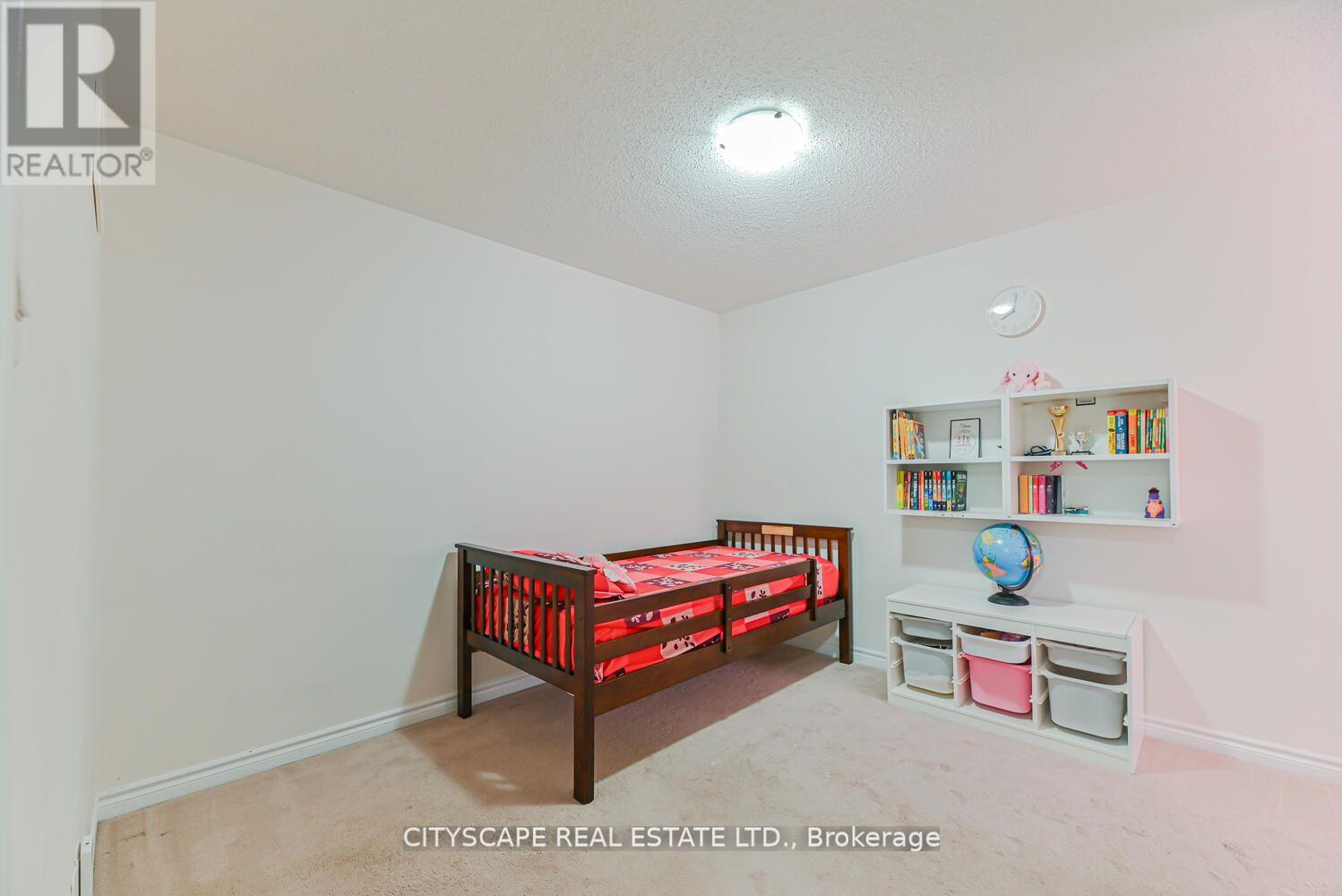 Photo 38 of 553 Pharo Point, Milton ON