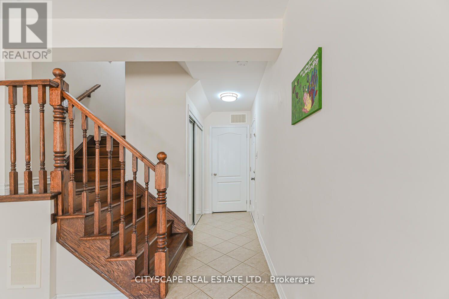 Photo 5 of 553 Pharo Point, Milton ON
