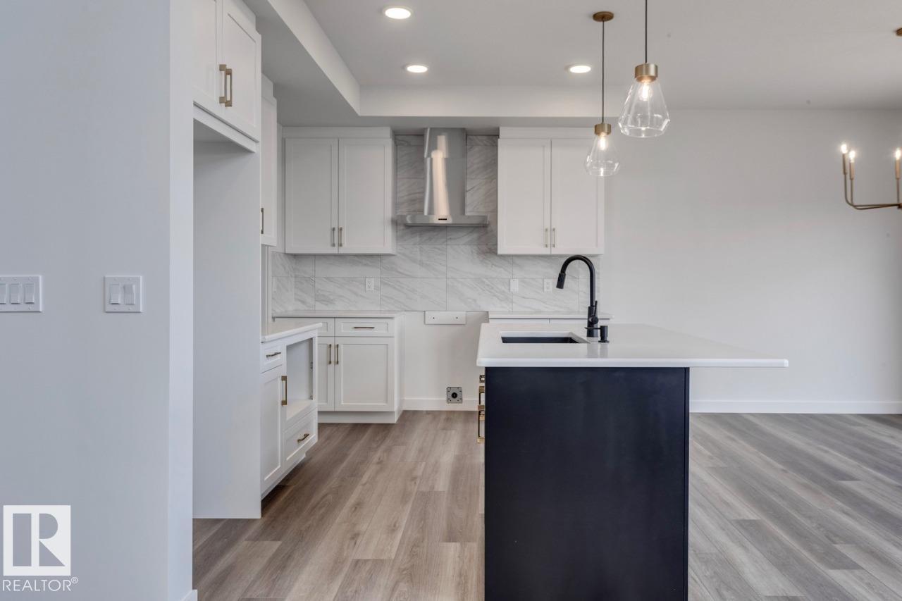 Photo 30 of 19015 20 Av Nw, Edmonton AB