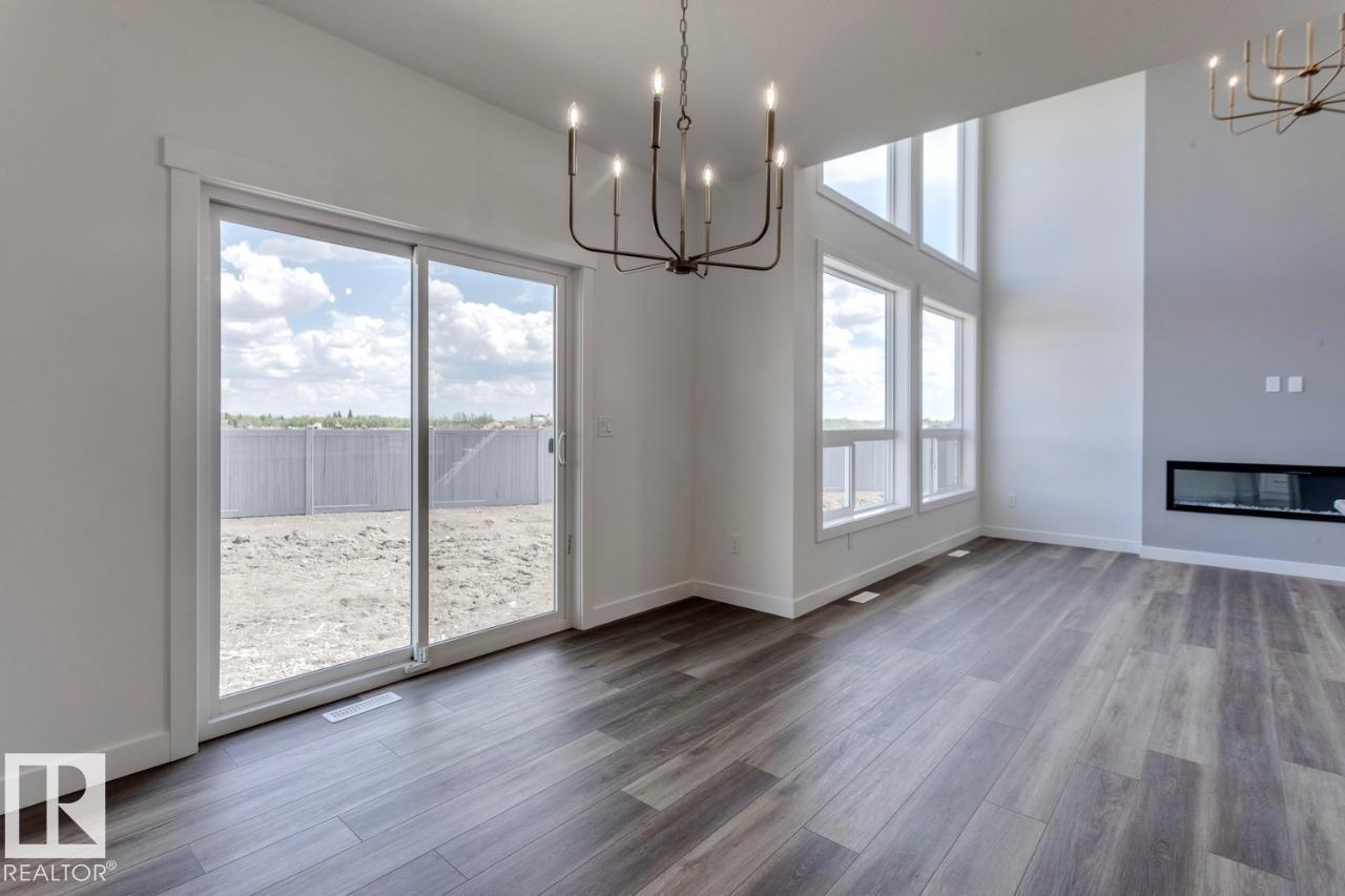 Photo 22 of 19015 20 Av Nw, Edmonton AB