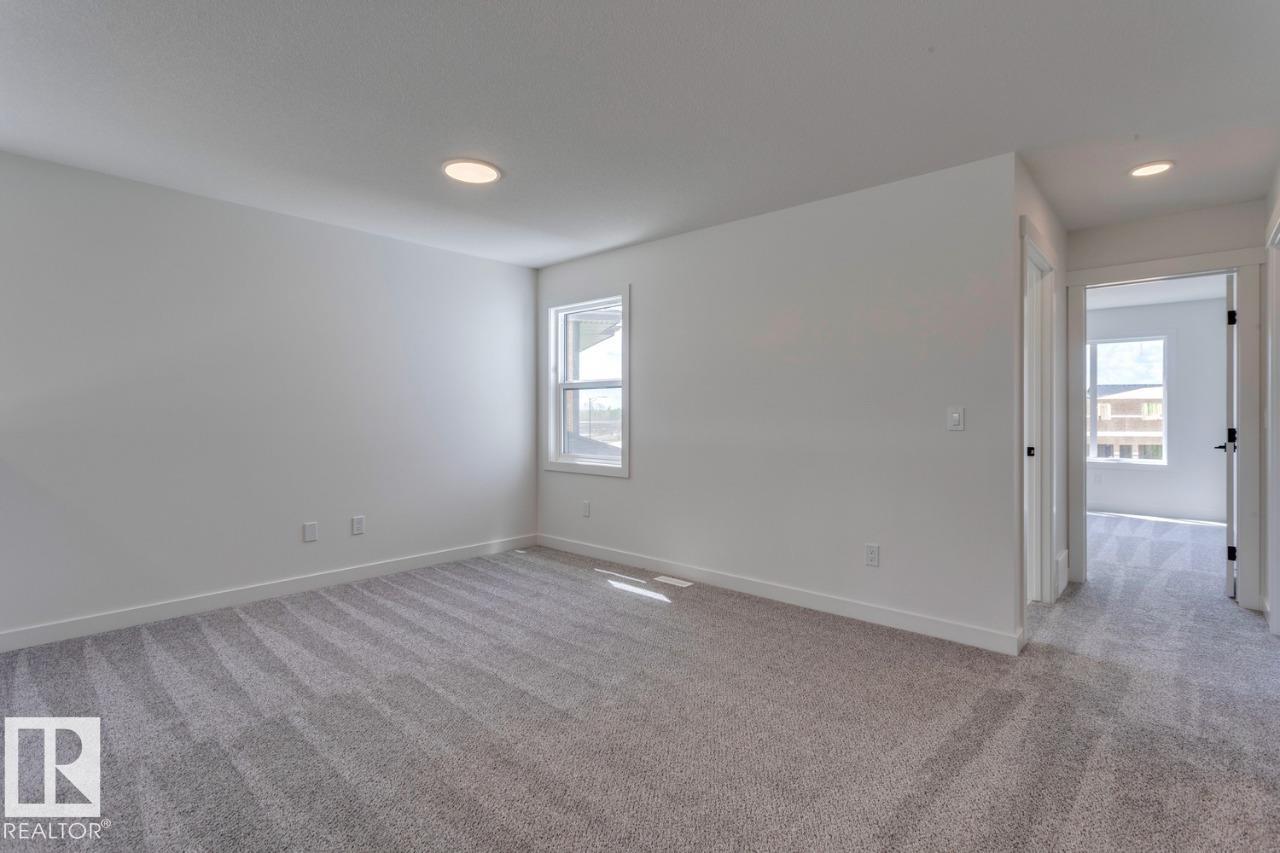 Photo 4 of 19015 20 Av Nw, Edmonton AB