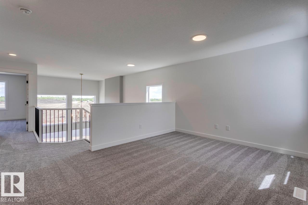 Photo 24 of 19015 20 Av Nw, Edmonton AB