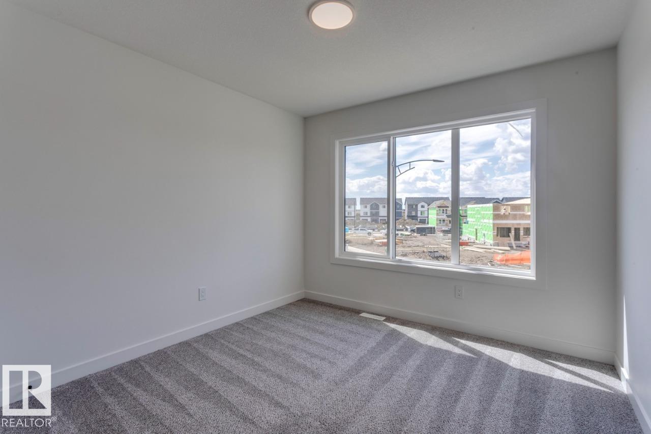 Photo 8 of 19015 20 Av Nw, Edmonton AB