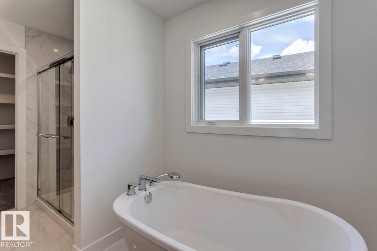 Photo 18 of 19015 20 Av Nw, Edmonton AB