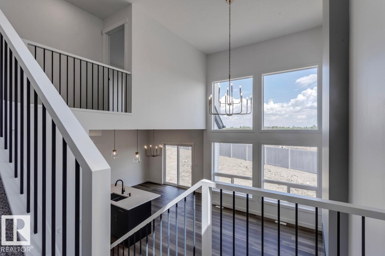Photo 16 of 19015 20 Av Nw, Edmonton AB