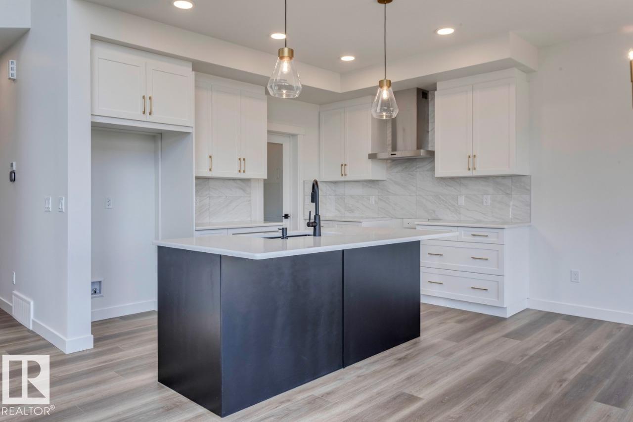Photo 33 of 19015 20 Av Nw, Edmonton AB